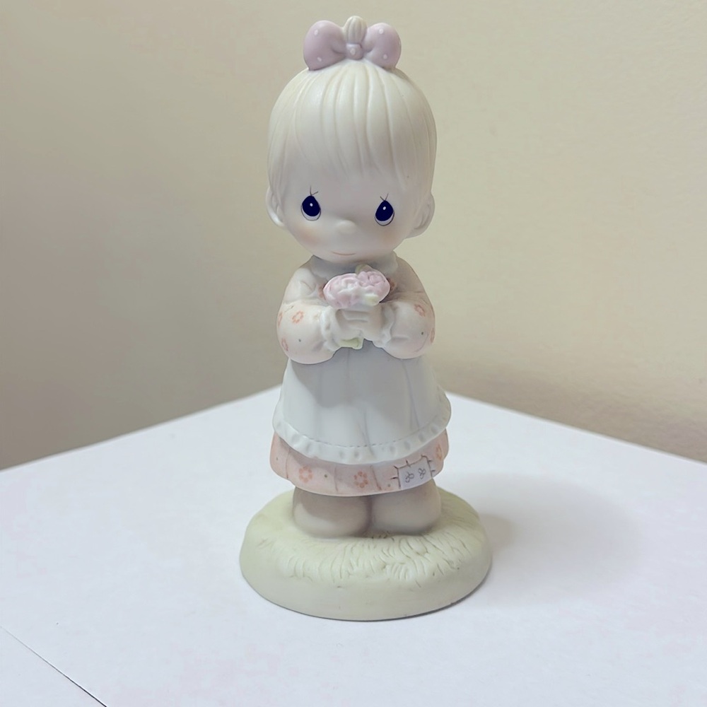 Precious Moments Figurine